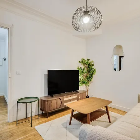Elegant Cocon Parisien Au Coeur Du 18e Apartmán