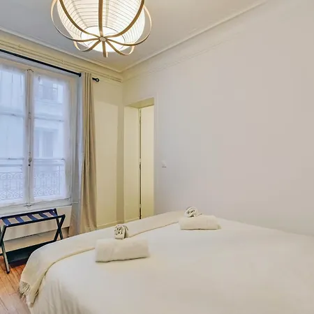 Elegant Cocon Parisien Au Coeur Du 18e Apartmán Paříž