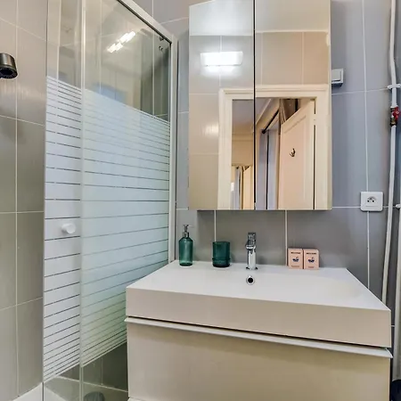 Elegant Cocon Parisien Au Coeur Du 18e Apartman Párizs