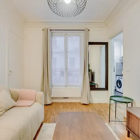 Elegant Cocon Parisien Au Coeur Du 18e