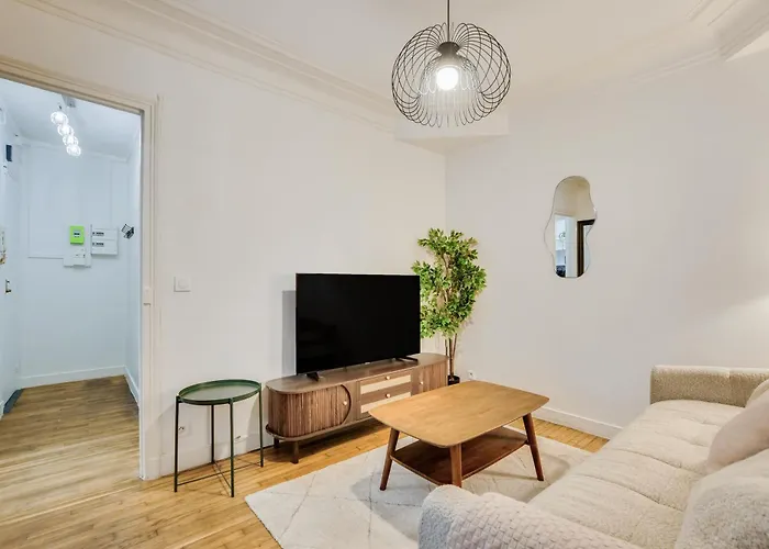Elegant Cocon Parisien Au Coeur Du 18e Apartmán
