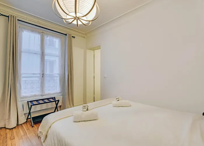 Elegant Cocon Parisien Au Coeur Du 18e Apartmán Paříž