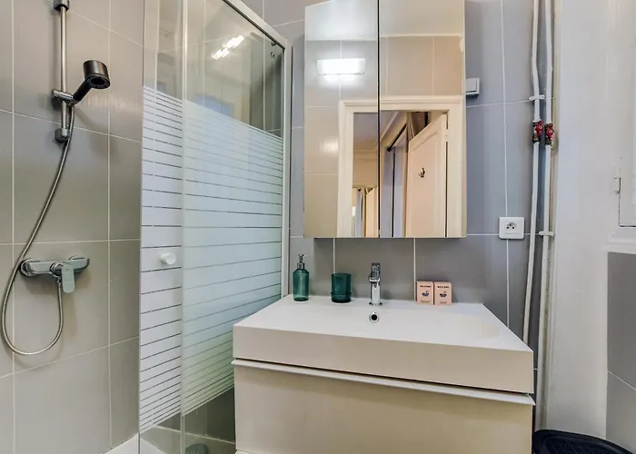 Elegant Cocon Parisien Au Coeur Du 18e Apartman Párizs