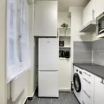Elegant Cocon Parisien Au Coeur Du 18e